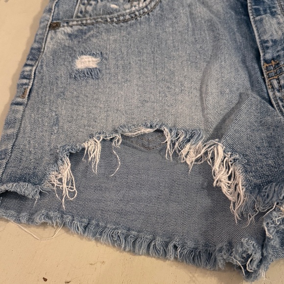 Rewash Light/medium Denim Frayed Shorts Size 0/24 - Picture 8 of 16